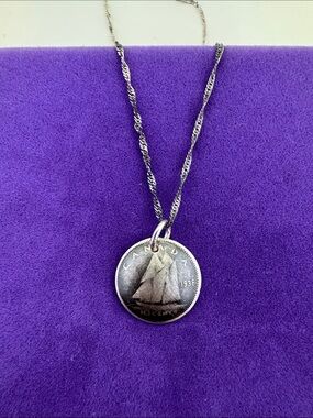 💛 Antique Sterling Silver Bluenose Dime Coin Necklace | Canadian History